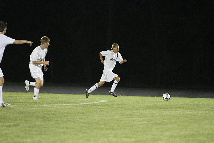 Ryan playing Soccer for Elder Varsity vs Fairfield img_1755.jpg (52 k)