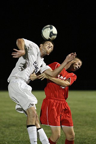 Ryan playing Soccer for Elder Varsity vs Fairfield img_1919.jpg (32 k)