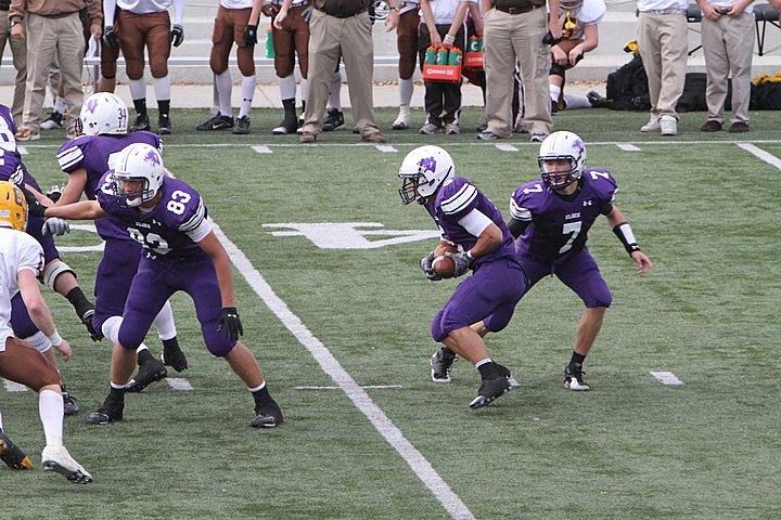 Elder Varsity Football vs Carmel Catholic img_6900.jpg (115 k)