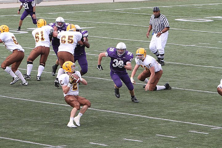 Elder Varsity Football vs Carmel Catholic img_7312.jpg (114 k)