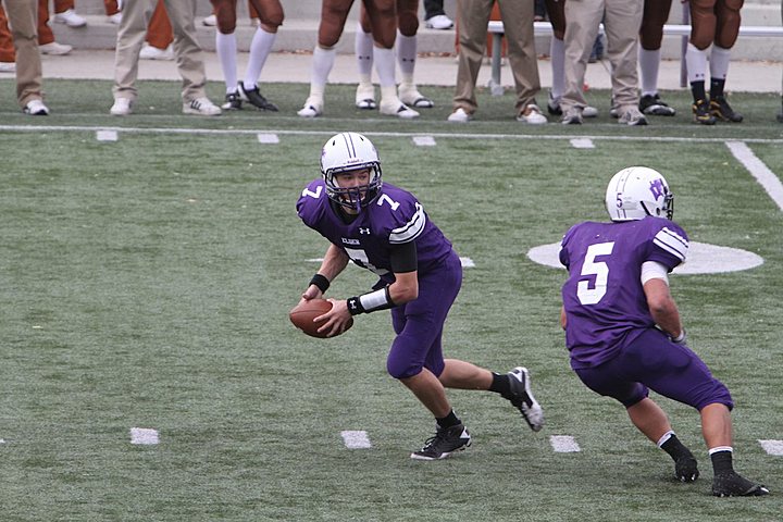 Elder Varsity Football vs Carmel Catholic img_8172.jpg (96 k)