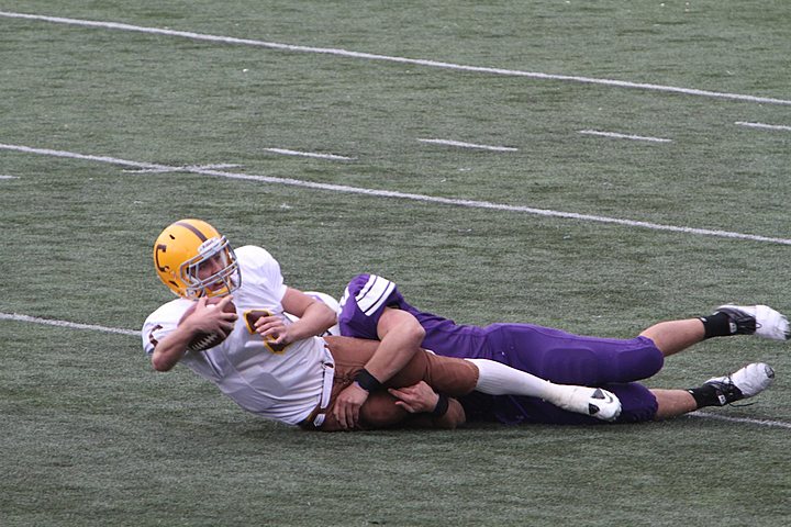 Elder Varsity Football vs Carmel Catholic img_8455.jpg (97 k)