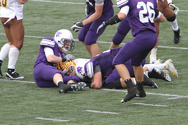 Elder Varsity Football vs Carmel Catholic img_8735.jpg (104 k)