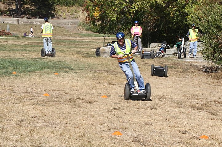 Sanger & Eby Anniversary Outing : Riding Segways img_2401.jpg (133 k)