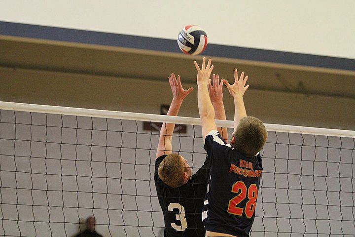 Ryan Playing for Cincinnati Attack 18 Red in St. Louis Tournament img_5083.jpg (65 k)