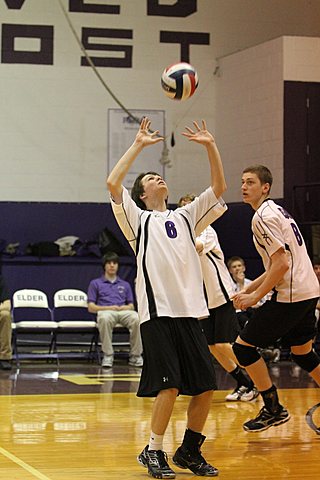 Elder Junior Varsity Volleyball vs Alter img_7280.jpg (40 k)