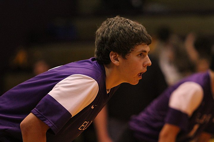 Ryan playing for Elder Varsity Volleyball vs Alter img_7685.jpg (50 k)