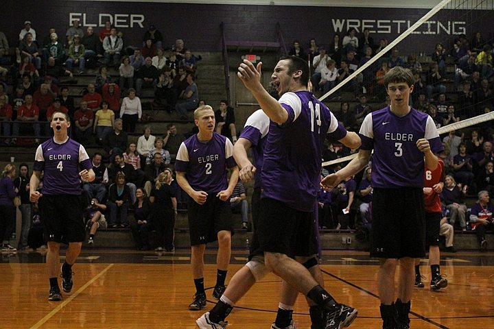 Ryan playing for Elder Varsity Volleyball vs Lasalle img_3269.jpg (91 k)