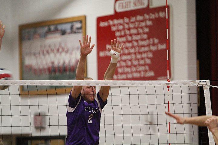 Ryan playing for Elder Varsity Volleyball vs Lasalle img_5044.jpg (67 k)