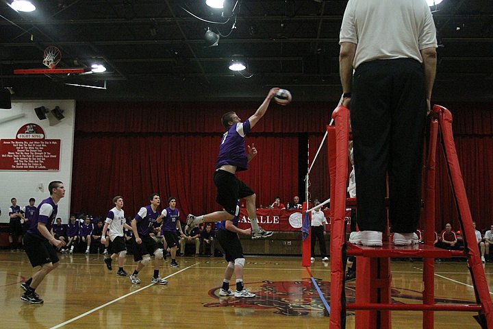 Ryan playing for Elder Varsity Volleyball vs Lasalle img_5836.jpg (82 k)