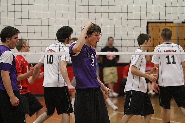 Ryan playing for Elder Varsity Volleyball vs Lasalle img_6297.jpg (75 k)