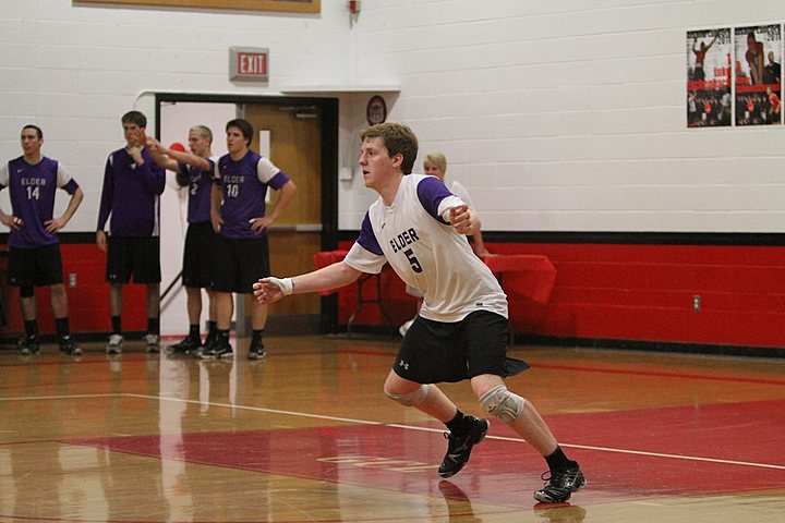 Ryan playing for Elder Varsity Volleyball vs Lasalle img_6355.jpg (66 k)