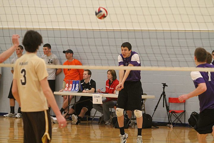 Ryan playing for Elder Varsity Volleyball in the State College Invitational img_3580.jpg (70 k)