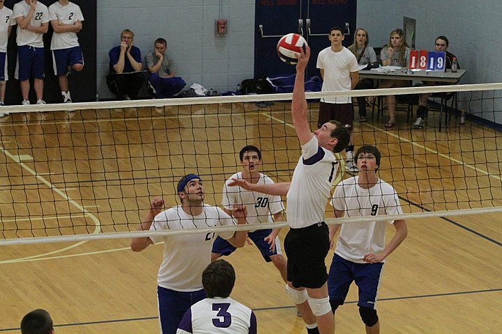 Ryan playing for Elder Varsity Volleyball in the State College Invitational img_3735.jpg (91 k)