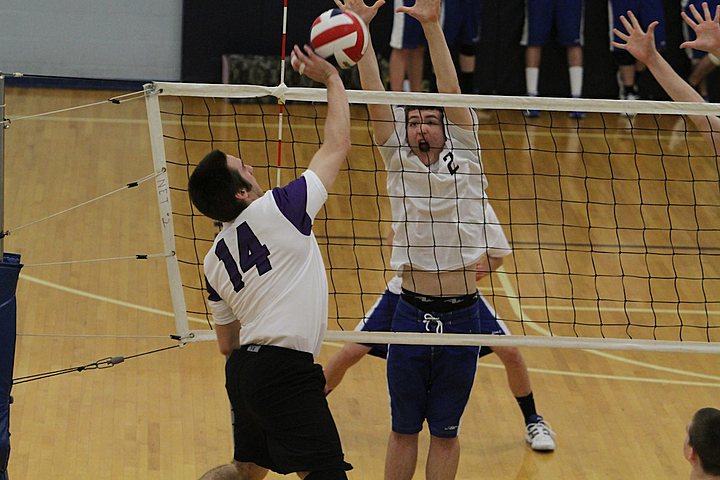 Ryan playing for Elder Varsity Volleyball in the State College Invitational img_3760.jpg (79 k)