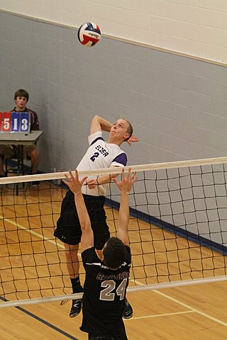 Ryan playing for Elder Varsity Volleyball in the State College Invitational img_4177.jpg (39 k)